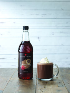 Sweetbird Speculoos syrup with Hot Chocolate & Cream